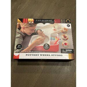 F.A.O Schwarz Pottery Wheel Studio - 21 Pieces